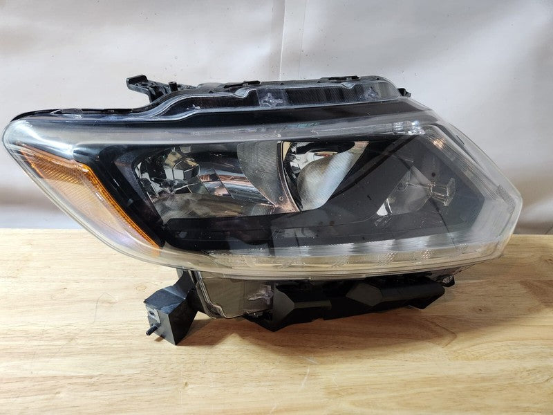 2017-2019 Nissan Rogue Right RH Headlight Halogen/LED OEM Used