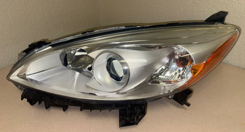 2012-2015 Mazda 5 Left Front Headlight Lamp Xenon C513-50161