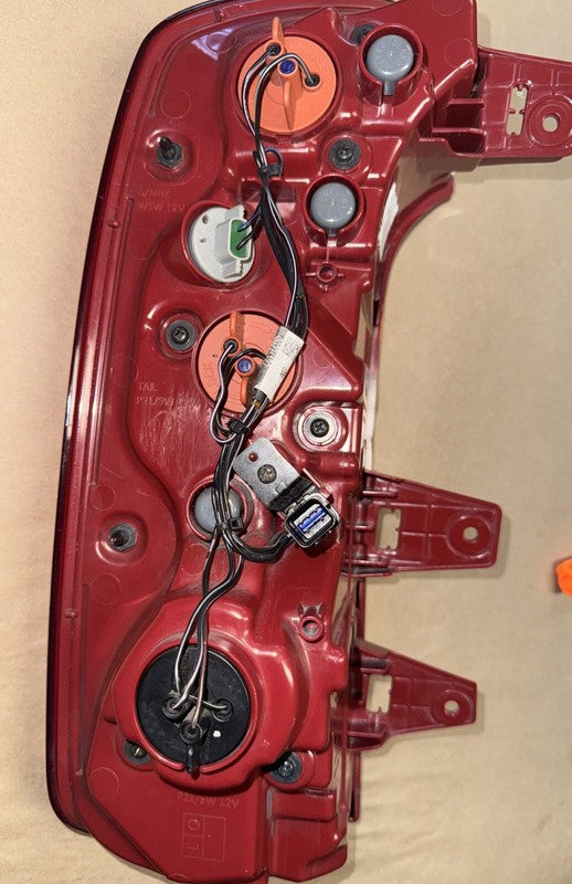 20-22 Telluride Right Tail Light Halogen OEM 92402-S9