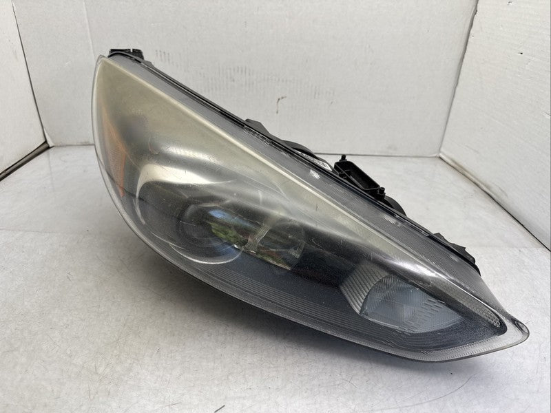 2015-2018 Ford Focus ST Right Passenger Headlight OEM Xenon HID