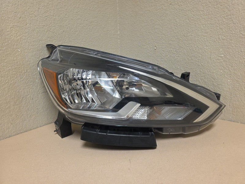 2016-2019 Nissan Sentra Right Passenger Side Headlight OEM Halogen