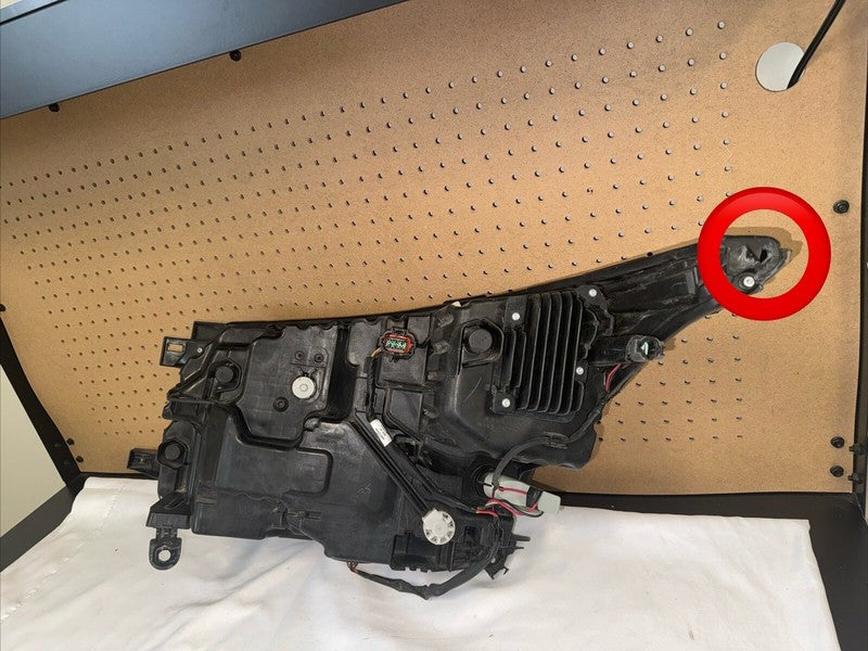 2021-2023 Pathfinder Right Headlight LED/Halogen OEM