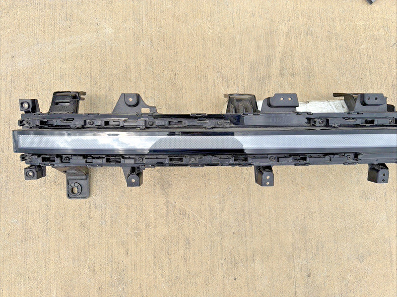 2024-2026 Hyundai Santa Fe Front LED Bar Center Daytime Running Lamp O