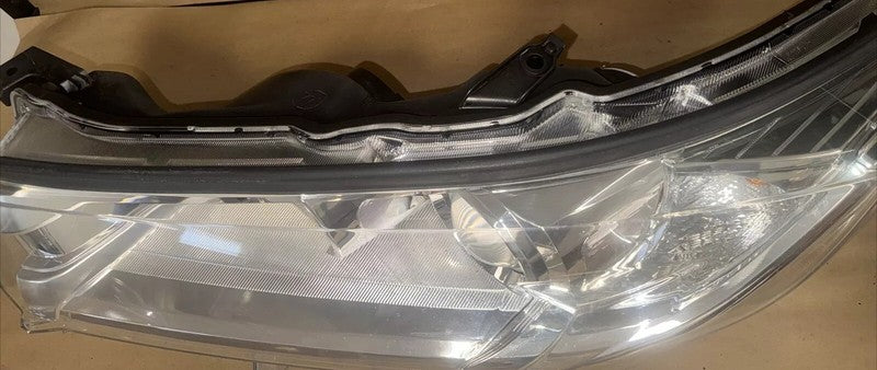 2017-2019 Toyota Highlander Left Passenger Halogen Headlight OEM