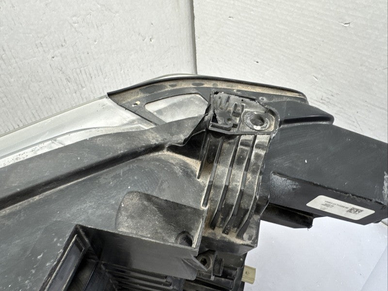 2020-2023 GMC Sierra 2500 3500 HD Right Passenger Headlight OEM LED 84