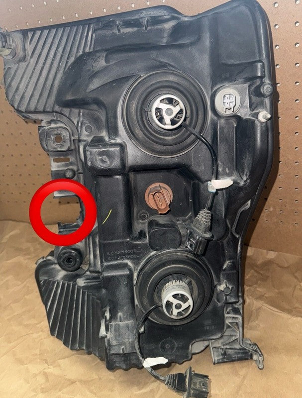2017-19 Ford F250-F450SD Right Headlight Halogen OEM