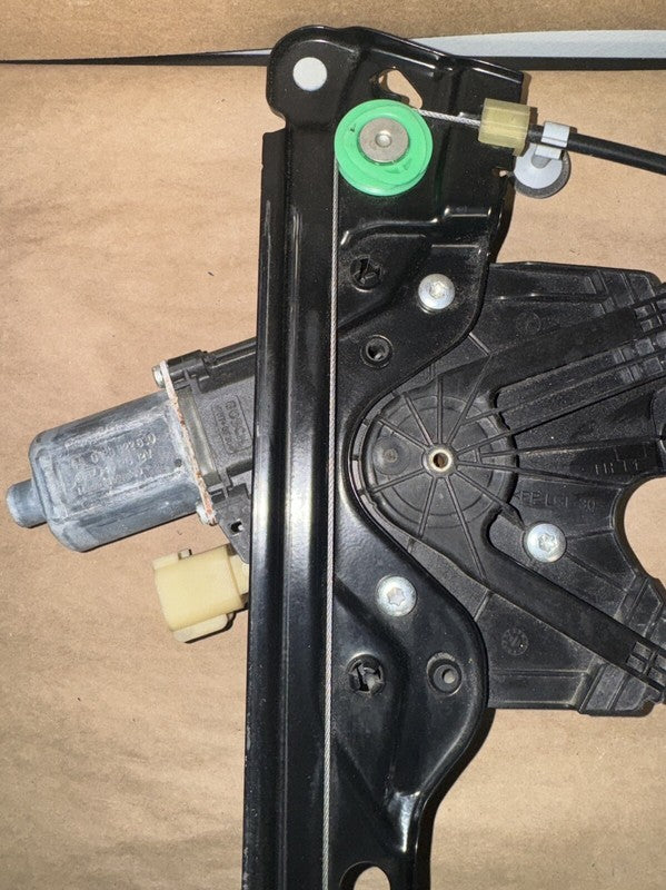 2013-2020 Ford Fusion SE Hybrid Front Left Window Regulator w/Motor OE