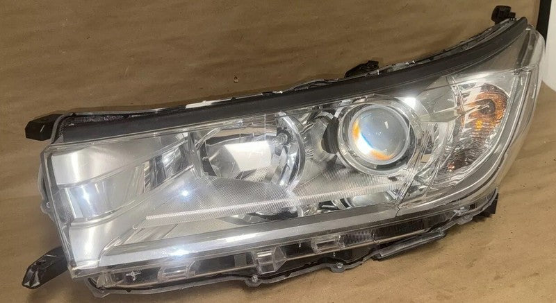 2017-2019 Toyota Highlander Left Passenger Halogen Headlight OEM