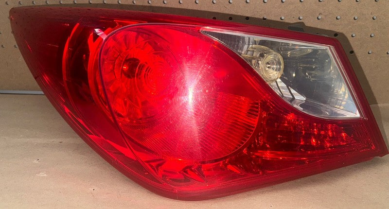 2011-2014 Hyundai Sonata Left Rear Tail Light Lamp OEM 92401-3Q000