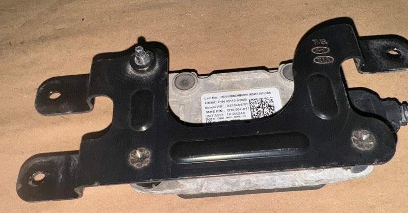 2019-20 Hyundai Santa Fe Radar Sensor Front Right OEM 99110-S2000
