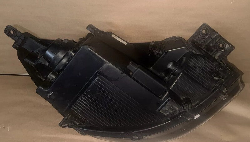 2014-2019 Kia Soul LH Left Headlight OEM 92101B2230