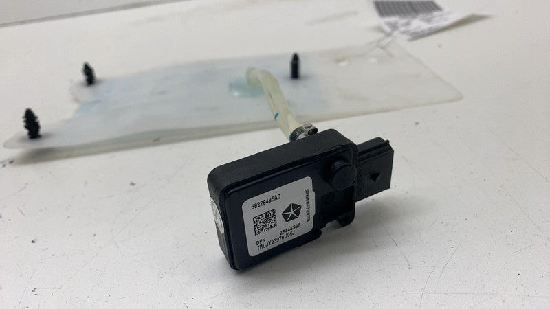 ⭕ 2017-2024 Chrysler Pacifica Front Right Side Seat Occupant Sensor 68