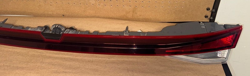 2021-2024 Hyundai Elantra SE Center Tail Light OEM Rear Lamp