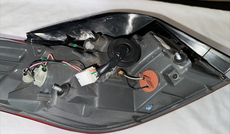 2011-2013 Hyundai Elantra Right Tail Light Lamp OEM