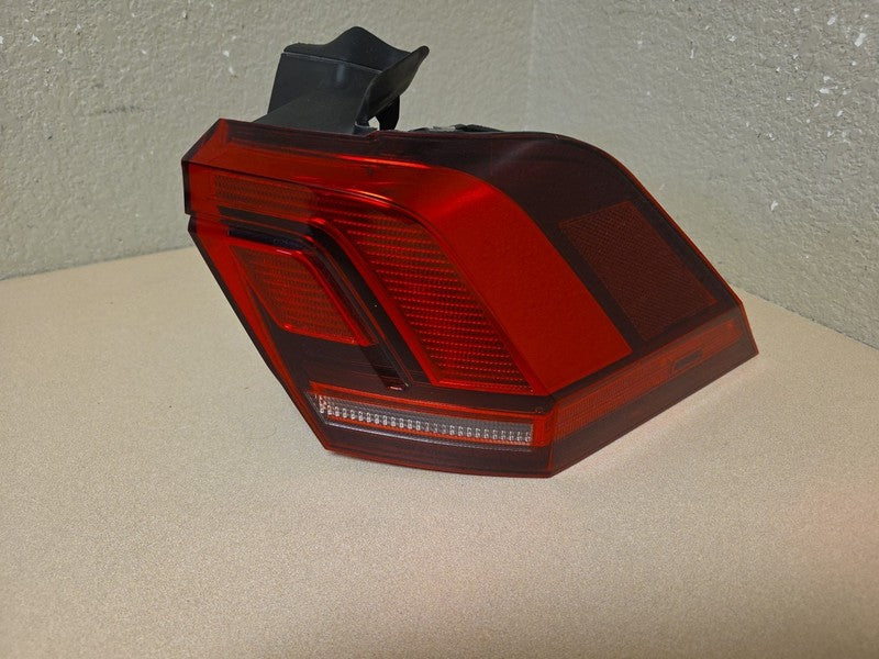 2018-2023 Volkswagen Tiguan Right Passenger Side Tail Light OEM LED
