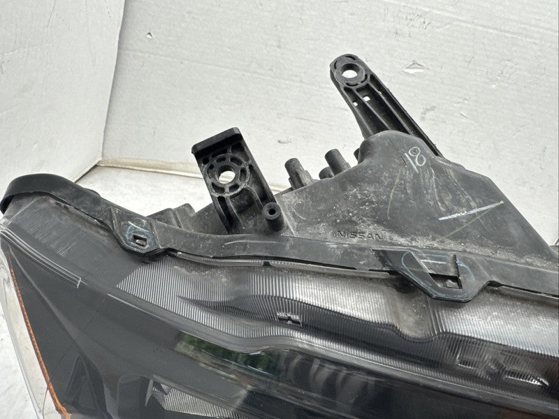 2017-2020 Nissan Rogue Right Headlight OEM Halogen Lamp