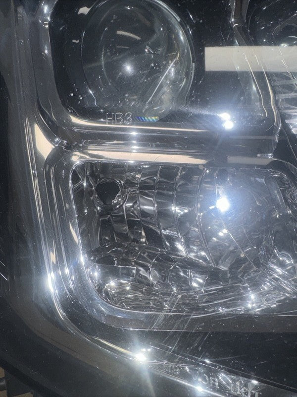 2018-2020 Ford Expedition Headlight RIGHT Halogen/LED OEM - Damaged Ta