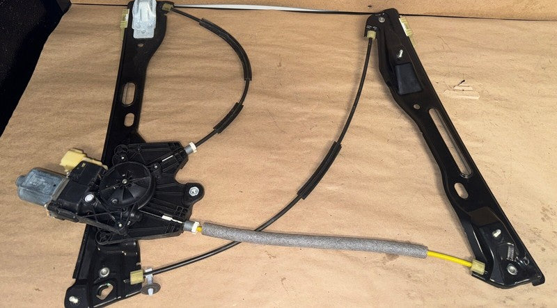 2013-2020 Ford Fusion SE Hybrid Front Left Window Regulator w/Motor OE