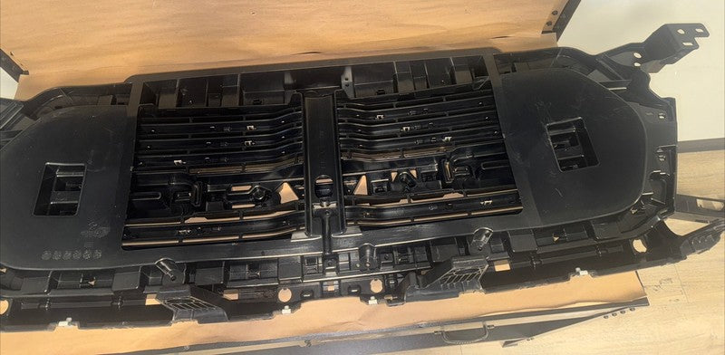 2019-2024 Ram 1500 Front Grille BLACK Laramie OEM
