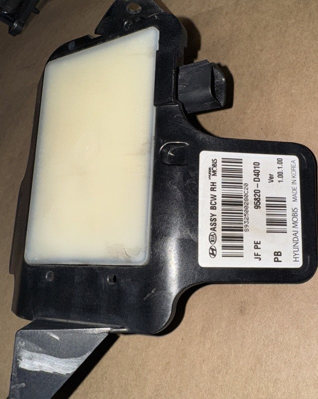 2019-2020 Kia Optima Right RH Blind Spot Sensor OEM 95820-D4010