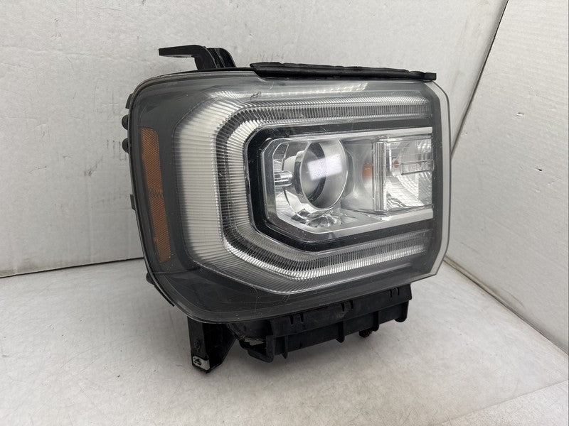 2016-2018 GMC Sierra 1500 Right Passenger Headlight OEM Xenon HID 8404