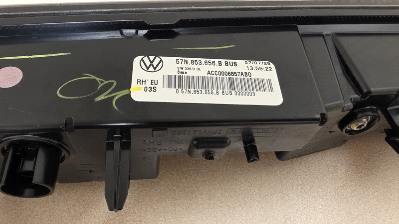 2025 Volkswagen Tiguan Front Right Upper Grill R-Line OEM No Running L
