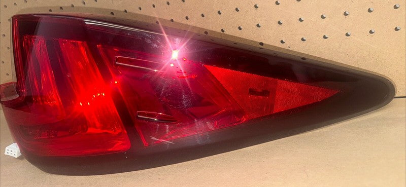 2017-18 Lexus ES350 ES300h LED Tail Light - Right Side - OEM