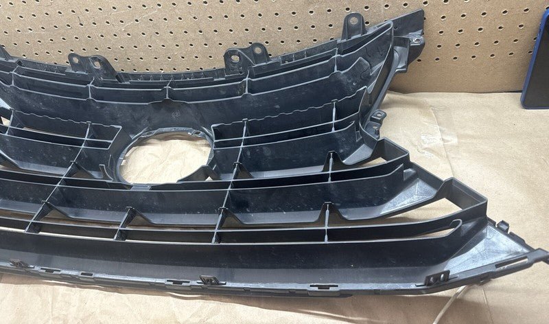 Lexus NX200T/NX300H Grille 2015-2017 Painted Silver Shell OEM Used