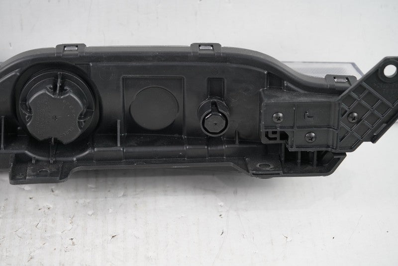 2022-2023 KIA SOUL OEM Center Grille Lamp W1