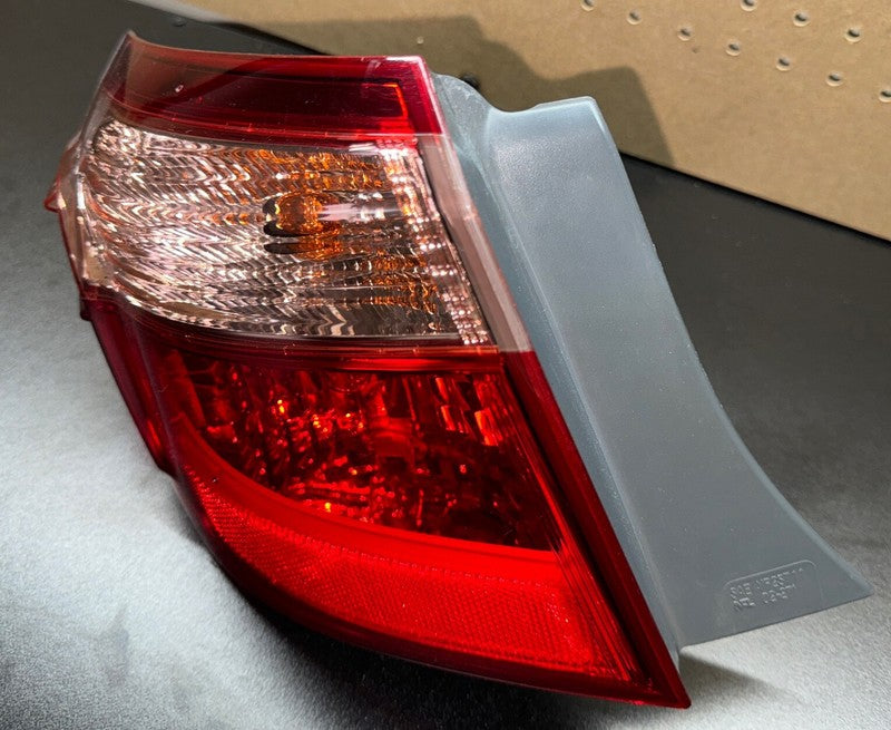 2016-2019 Toyota Corolla Left Tail Light OEM NFL02271