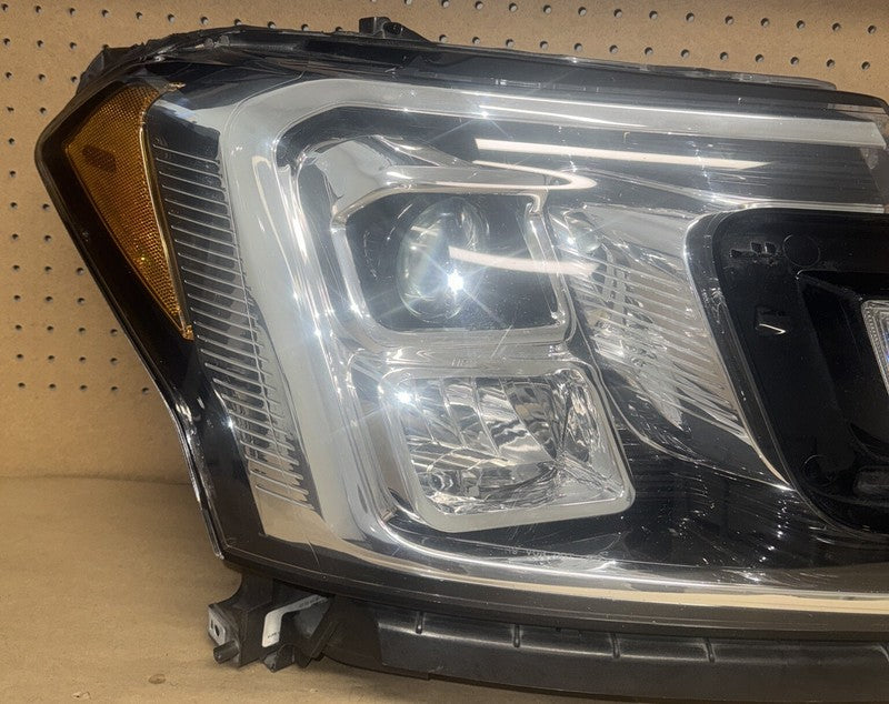 2018-2020 Ford Expedition Headlight Right Passenger OEM Halogen/LED