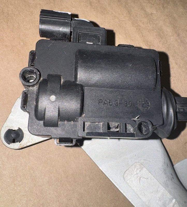 2017-2022 Ford F250 F350 Tailgate Lock Actuator OEM Right