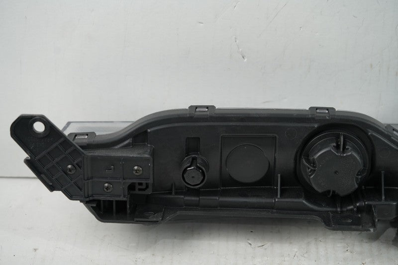 2022-2023 KIA SOUL OEM Center Grille Lamp W1