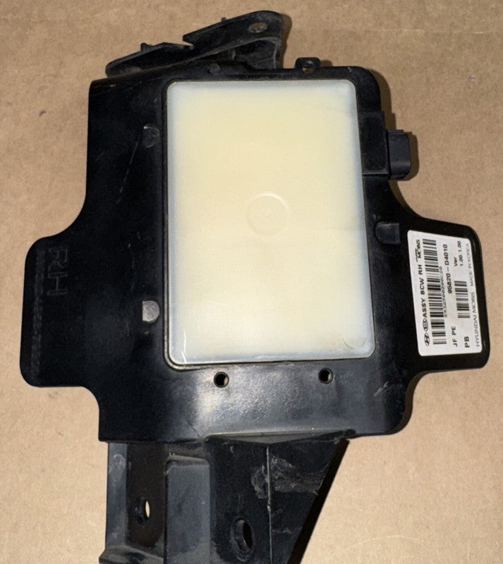 2019-2020 Kia Optima Right RH Blind Spot Sensor OEM 95820-D4010