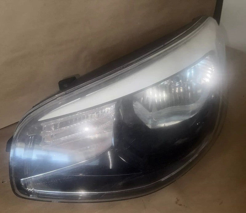 2014-2019 Kia Soul LH Left Headlight OEM 92101B2230