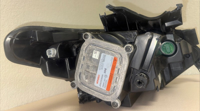 2018-2021 Chevy Traverse Headlight LEFT Driver OEM 84573719