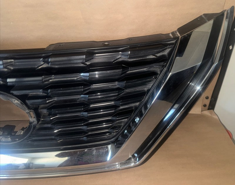 2021-2023 Nissan Rogue Front Bumper Grille OEM 62310-6RR0A