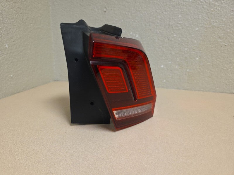 2018-2023 Volkswagen Tiguan Right Passenger Side Tail Light OEM LED