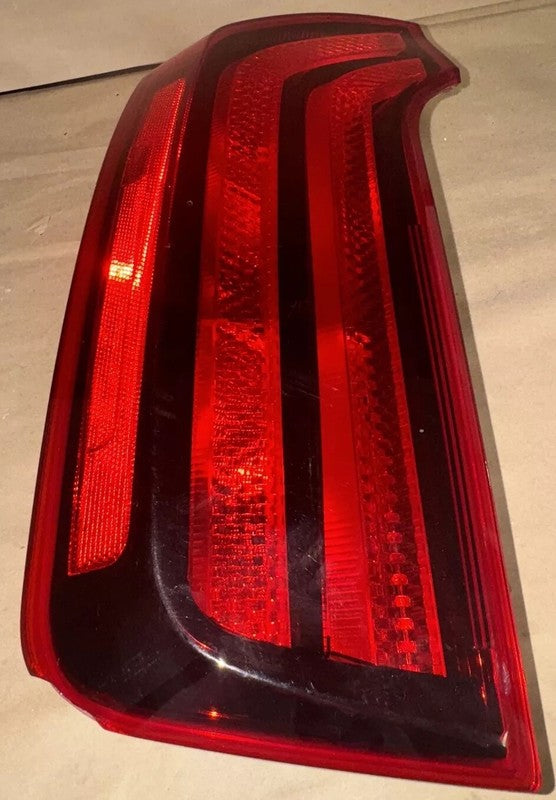20-21 Kia Telluride Tail Light - Driver Side - OEM Halogen