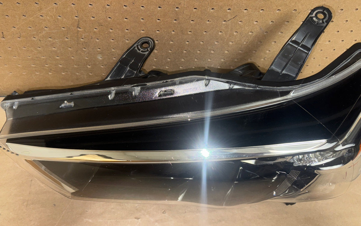 2014-2020 Toyota 4Runner Left Headlight Halogen OEM