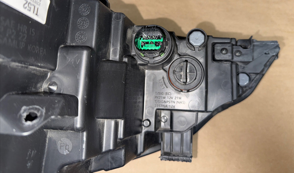 2023-2024 Kia Soul Left LH Headlight Halogen OEM 92102-K05