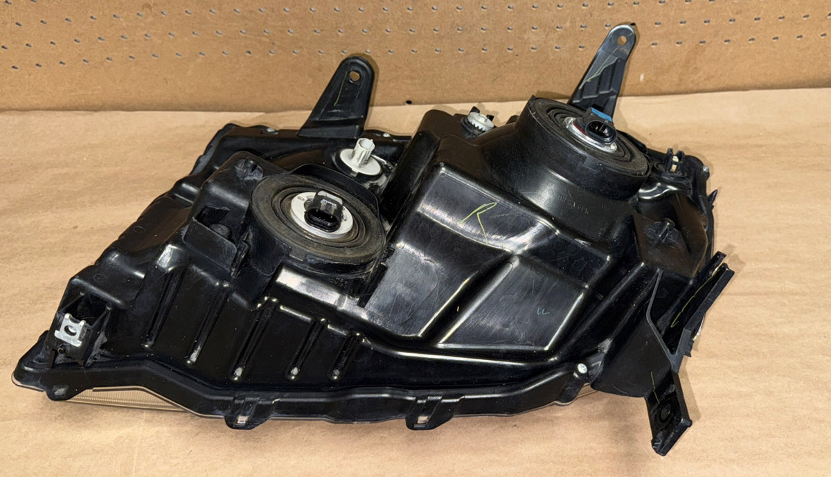 2012-2015 Honda Pilot Right Headlight Halogen OEM