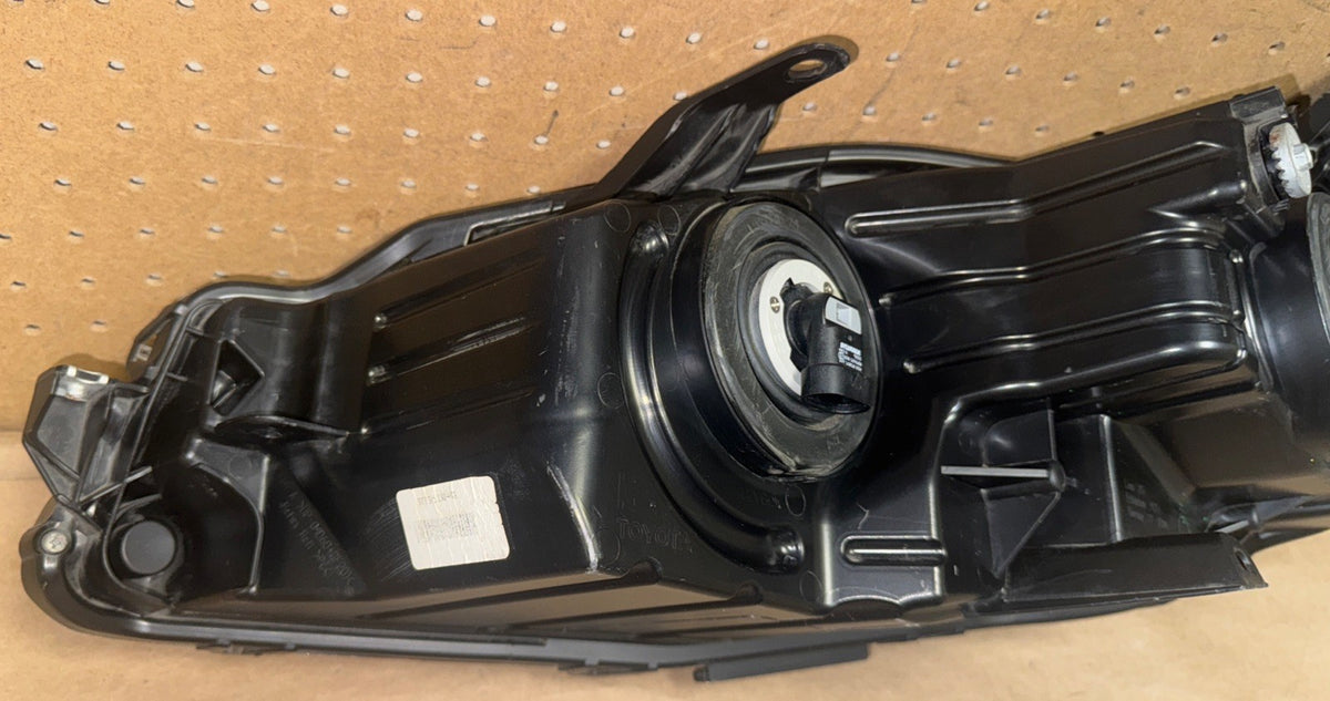 2015-17 Camry Halogen Headlight RH Passenger OEM