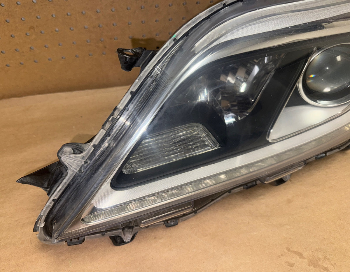 2015-2019 Toyota Sienna OEM HID Headlight Left Side