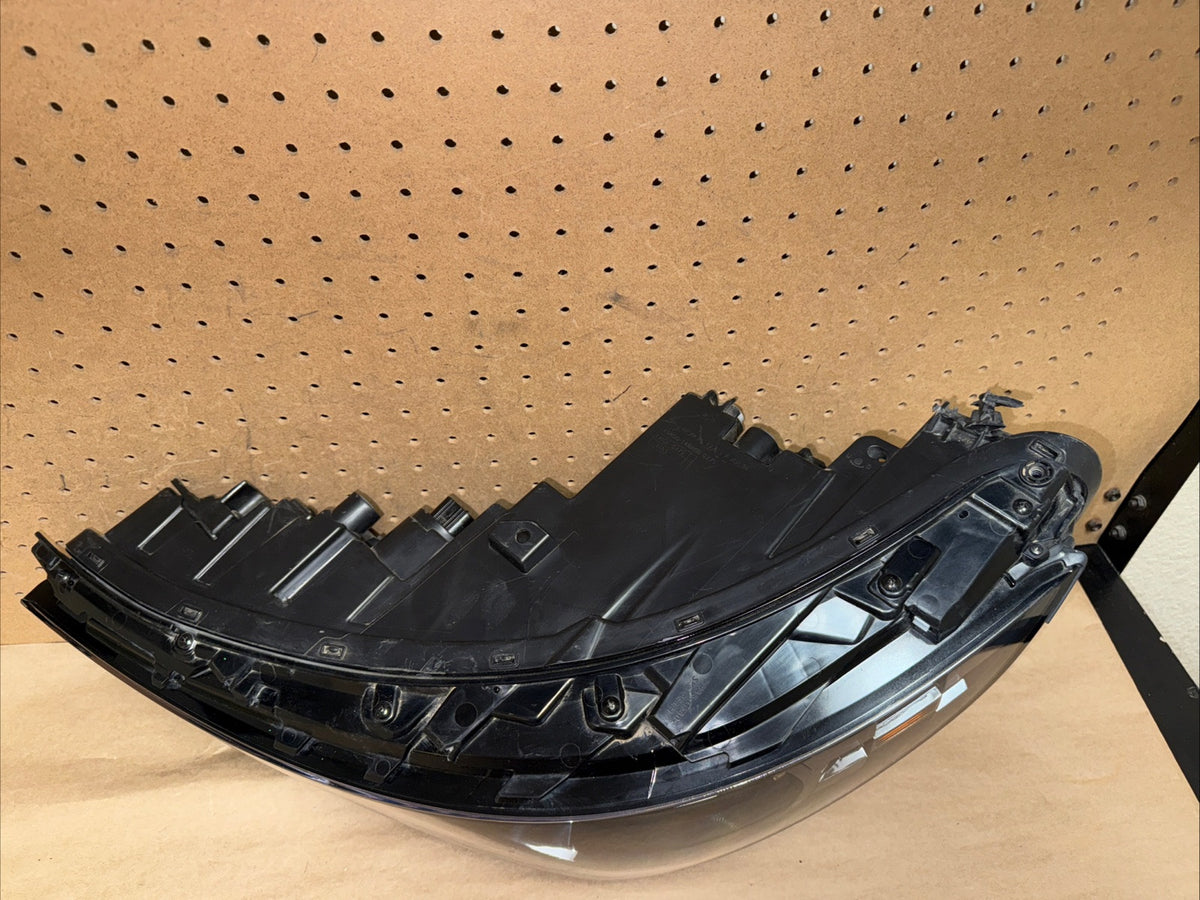 2023-2024 Kia Soul Left LH Headlight Halogen OEM 92102-K05