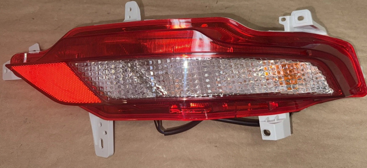 22-23 Tucson Right Reverse Light - OEM Hyundai