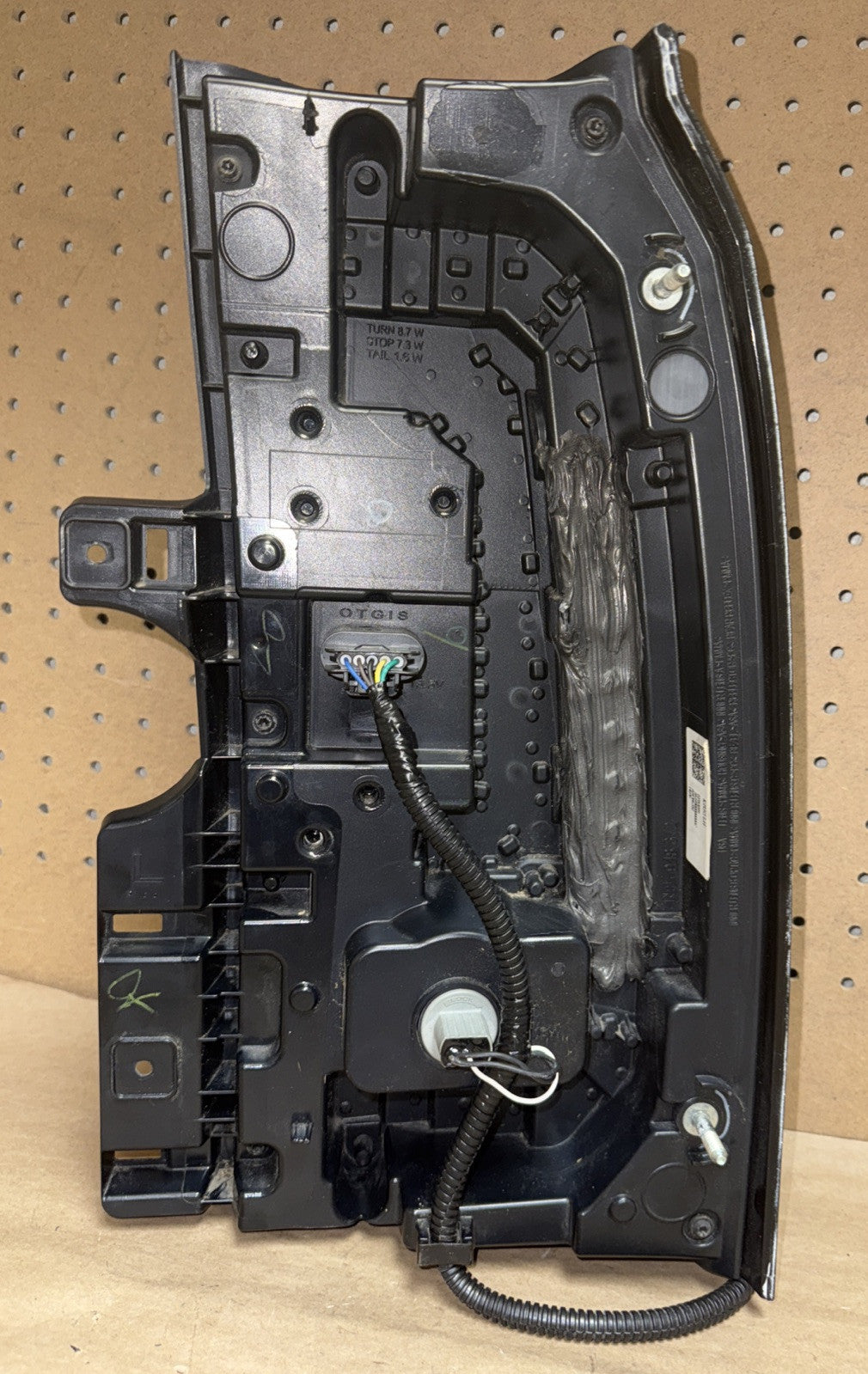 2015-2019 GMC Yukon/XL/Denali LEFT Tail Light OEM
