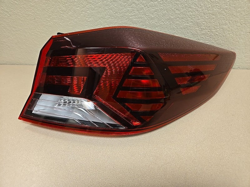 2019-2020 Hyundai Elantra Tail Light - Right Passenger Side - Halogen