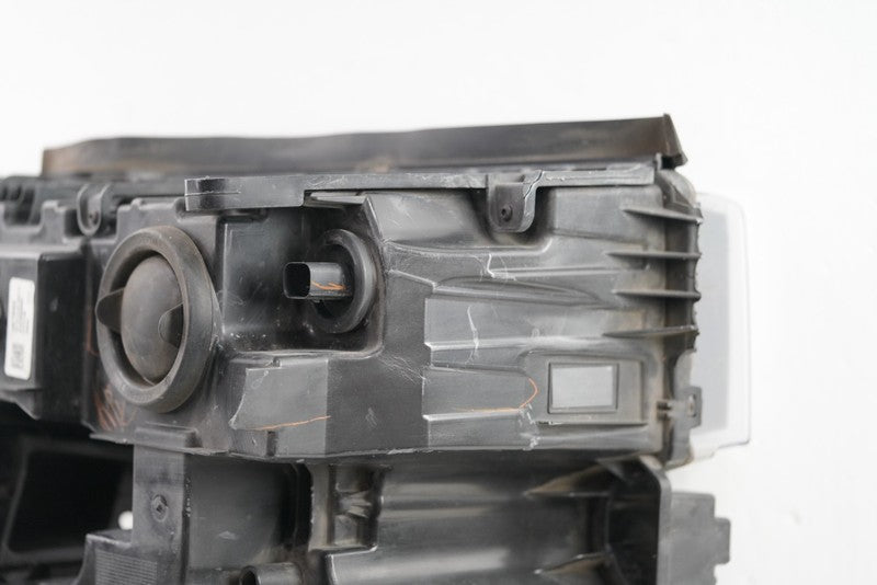 2019-2022 Chevy Silverado 1500 Right Headlight Halogen OEM