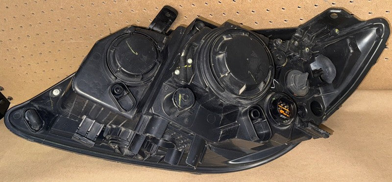 2014-2015 Kia Sorento Right Headlight Halogen OEM 92102-1U500